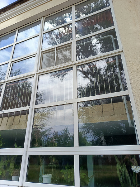 Установили витражные окна Reynaers в музыкальной школе (витражный фасад) фото 1